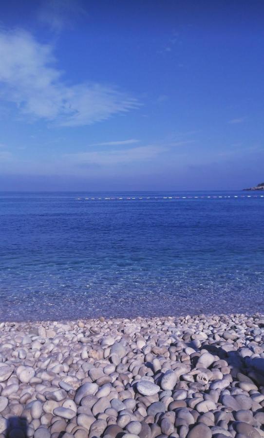 Apartmani Ljubica Utjeha Bagian luar foto