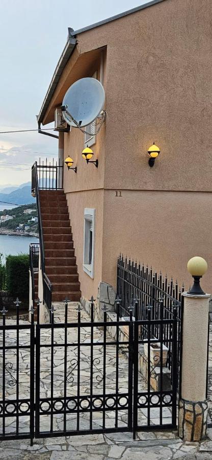 Apartmani Ljubica Utjeha Bagian luar foto