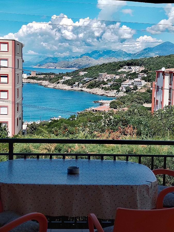 Apartmani Ljubica Utjeha Bagian luar foto