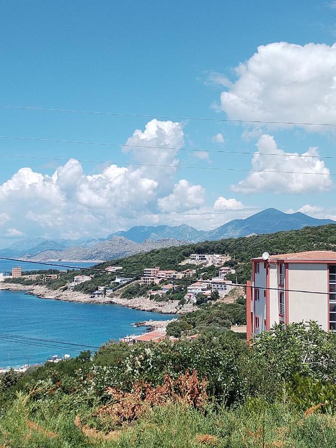 Apartmani Ljubica Utjeha Bagian luar foto