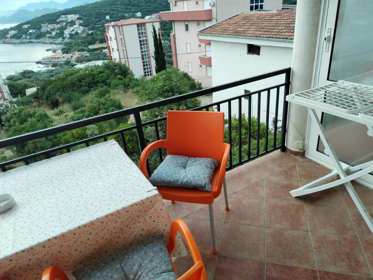 Apartmani Ljubica Utjeha Bagian luar foto