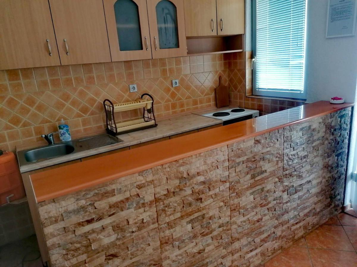 Apartmani Ljubica Utjeha Bagian luar foto