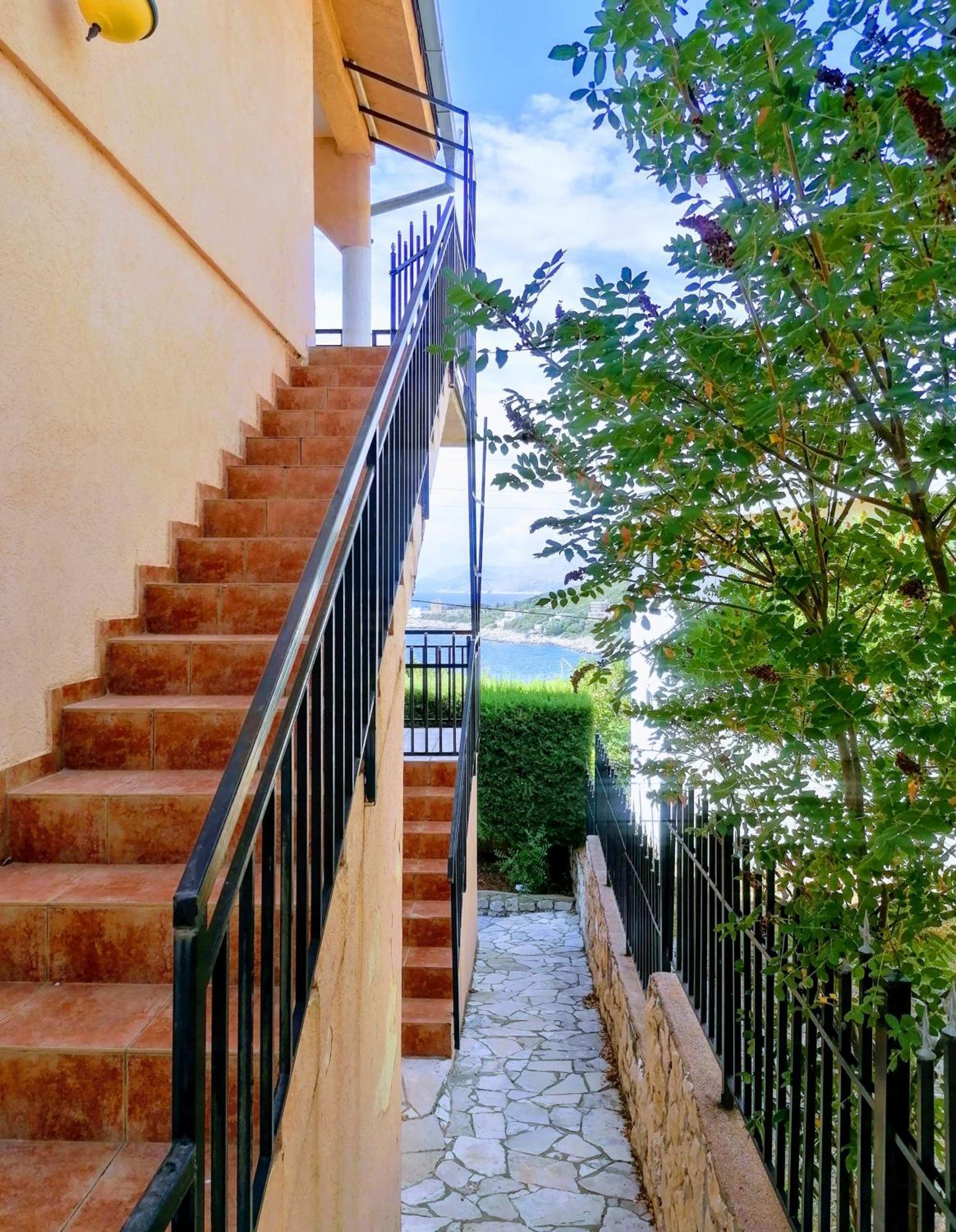 Apartmani Ljubica Utjeha Bagian luar foto