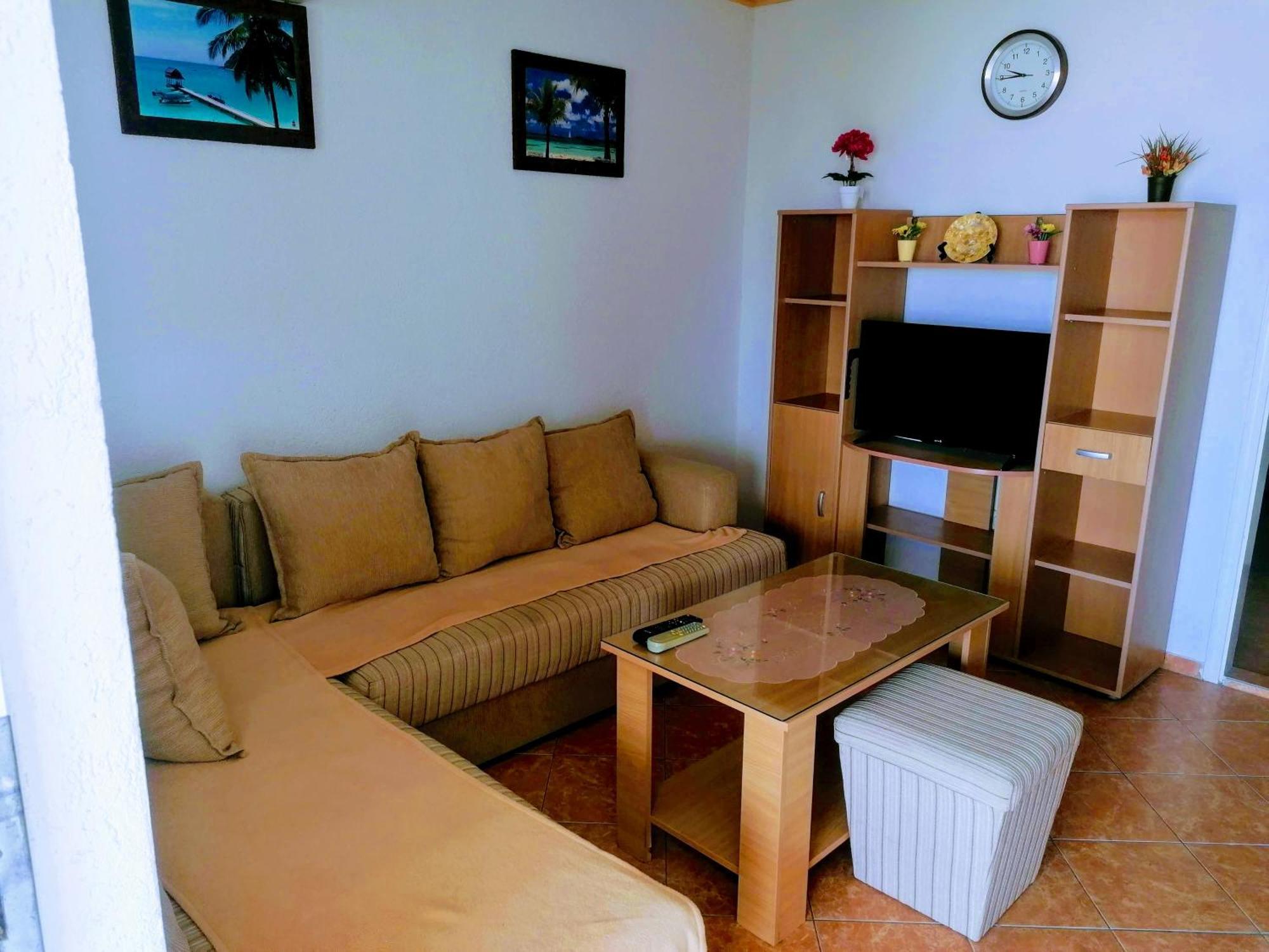 Apartmani Ljubica Utjeha Bagian luar foto